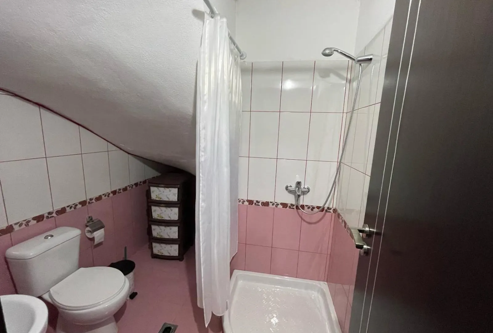 Ani Hostel Lazarat