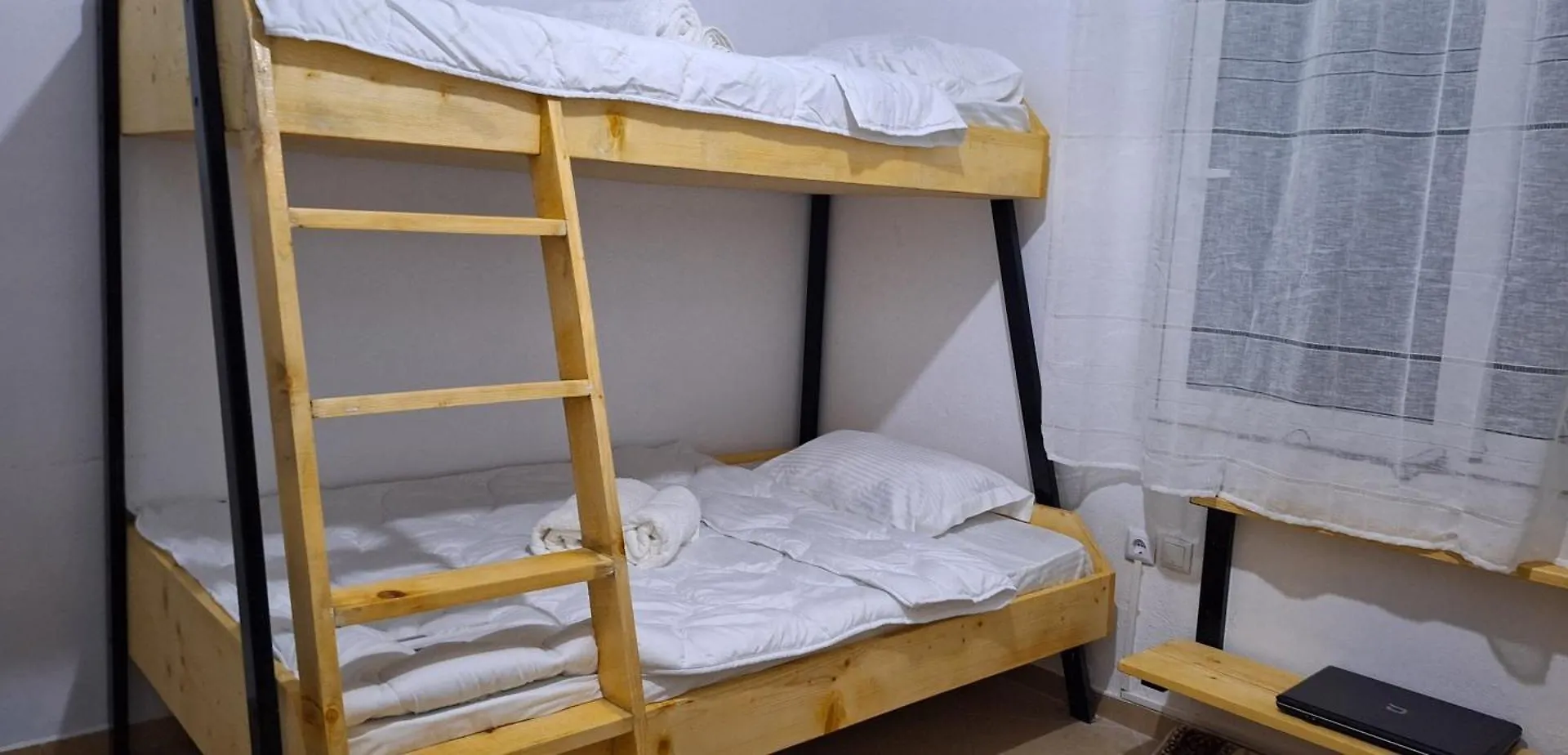 Ani Hostel Lazarat