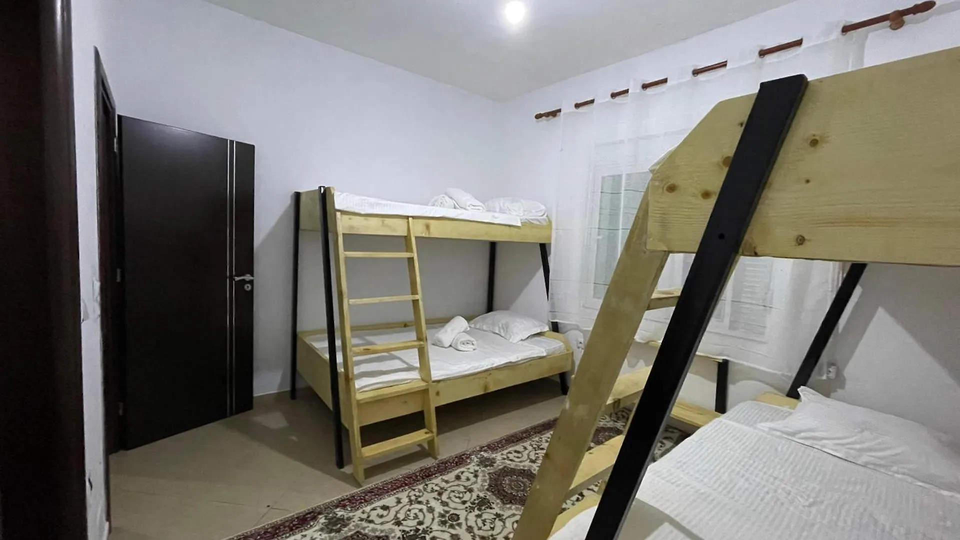 Ani Hostel Lazarat