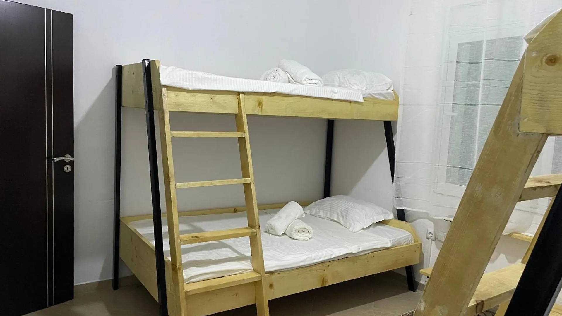 Ani Hostel Lazarat